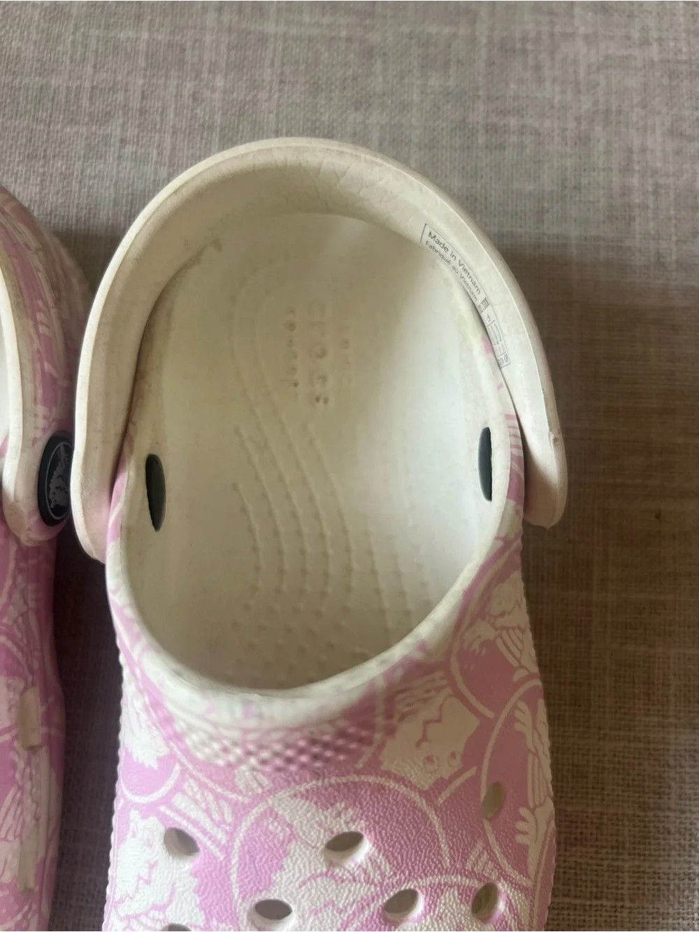 CROCS Classic Clogs pink/white croc print, kids/girls 9, playground outdoors